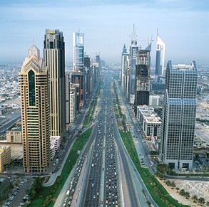 Sheikh Zayed Road - Hovedfærdselsåren igennem Dubai
