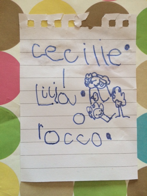 Cilles tegning af fangeleg med to gamle klassekammerater - Rocco og Lilia